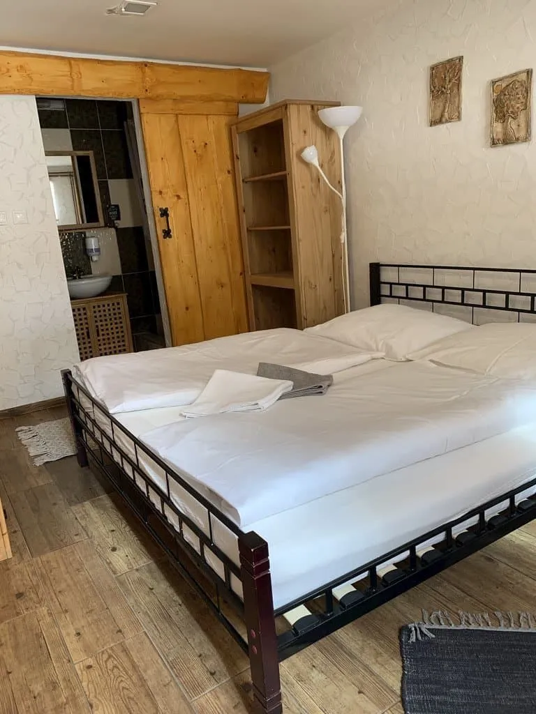 1 x Dvojlôžková izba č. 1 (Dvojlôžková izba s prístelkou)